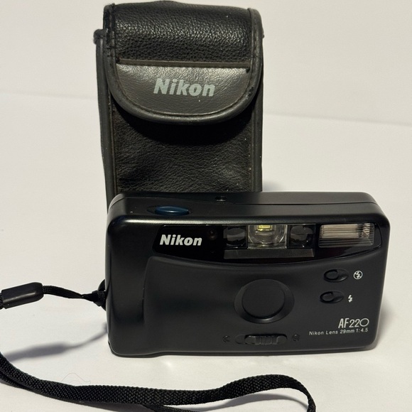 Nikon AF220 Black 29 mm Point & Shoot Film Camera Tested With Original Case - Picture 1 of 12